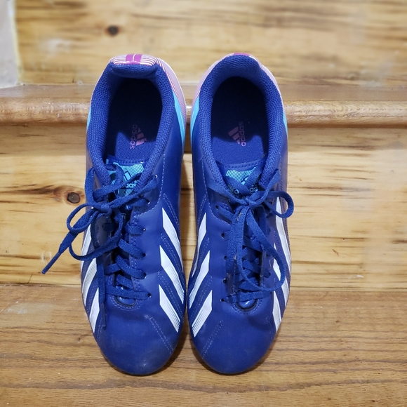 Adidas cleats - Picture 2 of 4